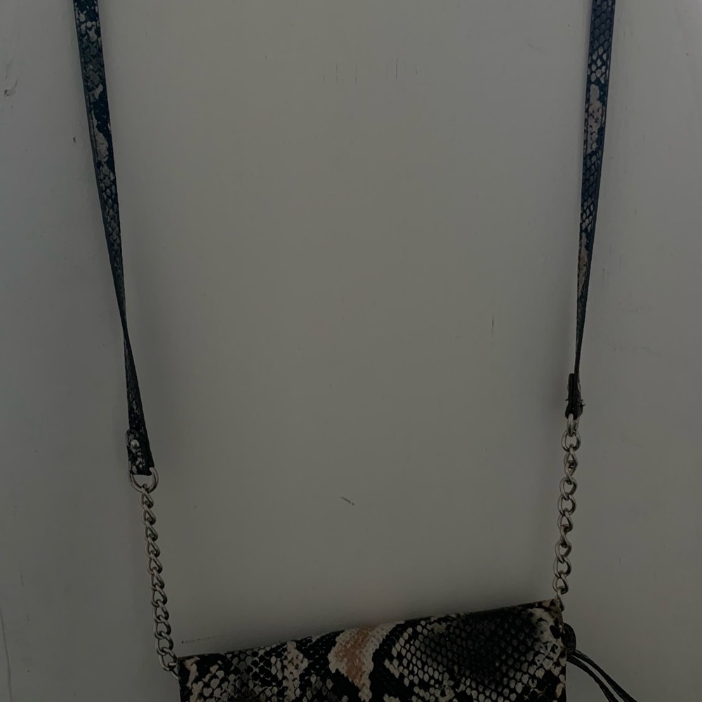 Nine West reptile print purse. Faux snake skin. - Picture 4 of 4